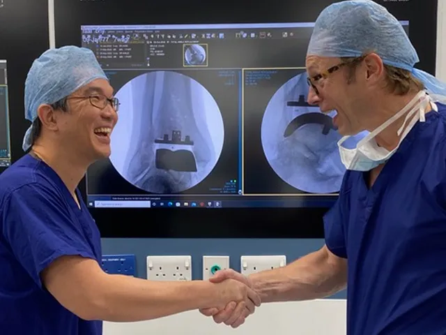 Teaching on ankle replacements